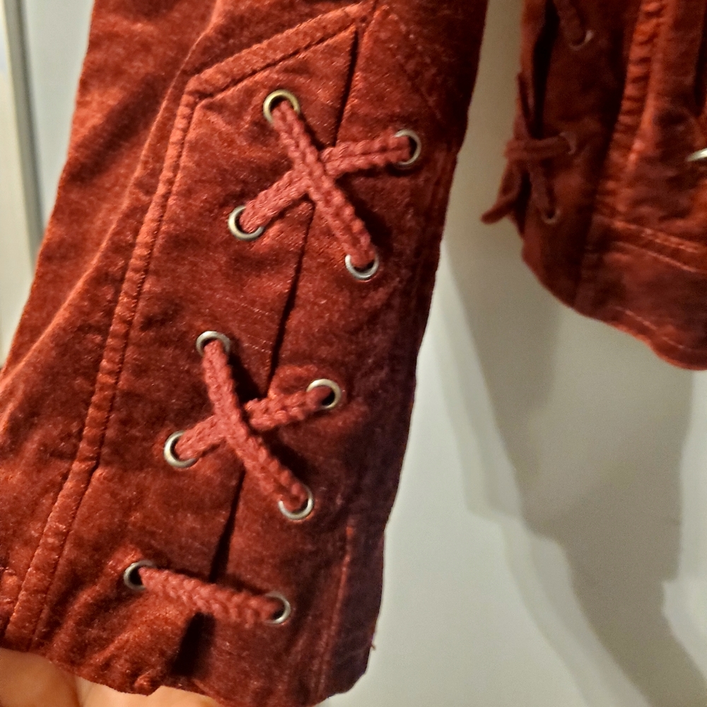 Velvet Cropped Jacket - Picture 3 of 7
